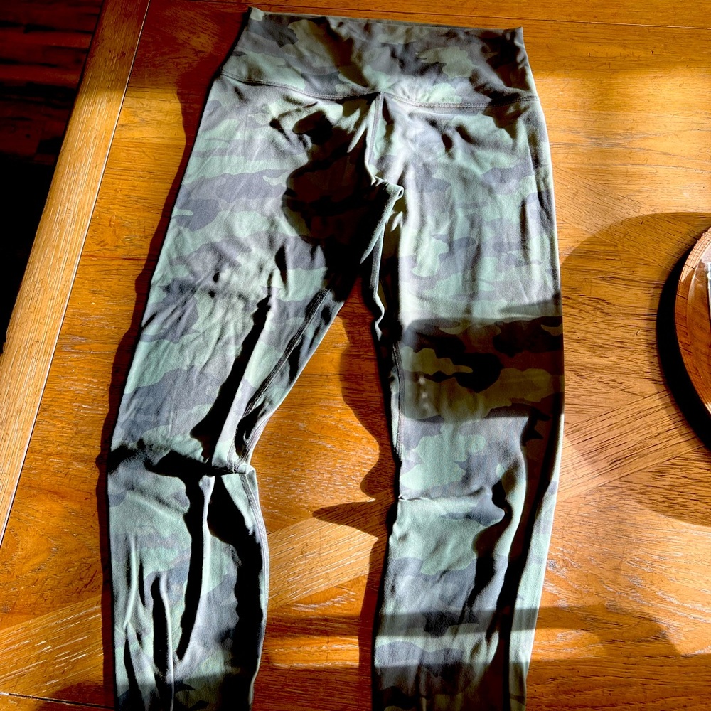 Lululemon camo colored leggings